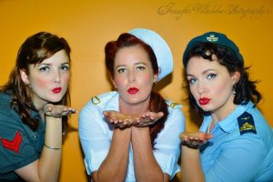 My beautiful students, a photo from their photoshoot during their pinup class! 