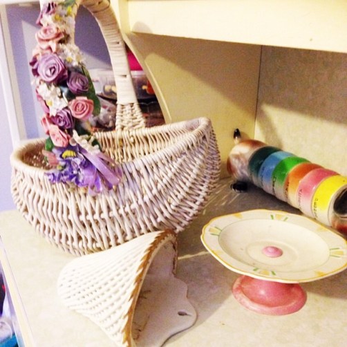 Floral vintage basket, vintage wall planter and 1950’s treats plate.