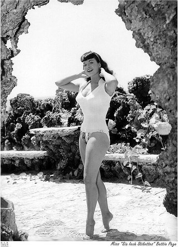 bettie-bettie-page-10420917-360-500